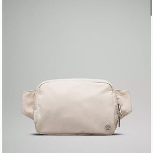 NWT Lululemon” Wear Everywhere Belt Bag”.